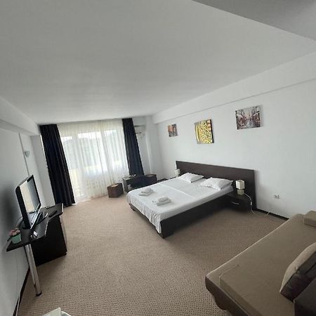 Garsoniere Dya Apartment เอโฟริเอนอร์ด ภายนอก รูปภาพ