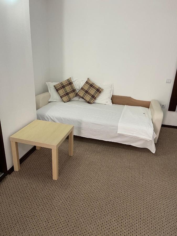 Garsoniere Dya Apartment เอโฟริเอนอร์ด ภายนอก รูปภาพ