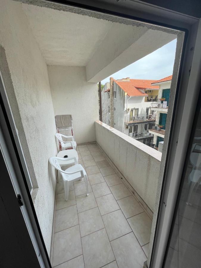 Garsoniere Dya Apartment เอโฟริเอนอร์ด ภายนอก รูปภาพ