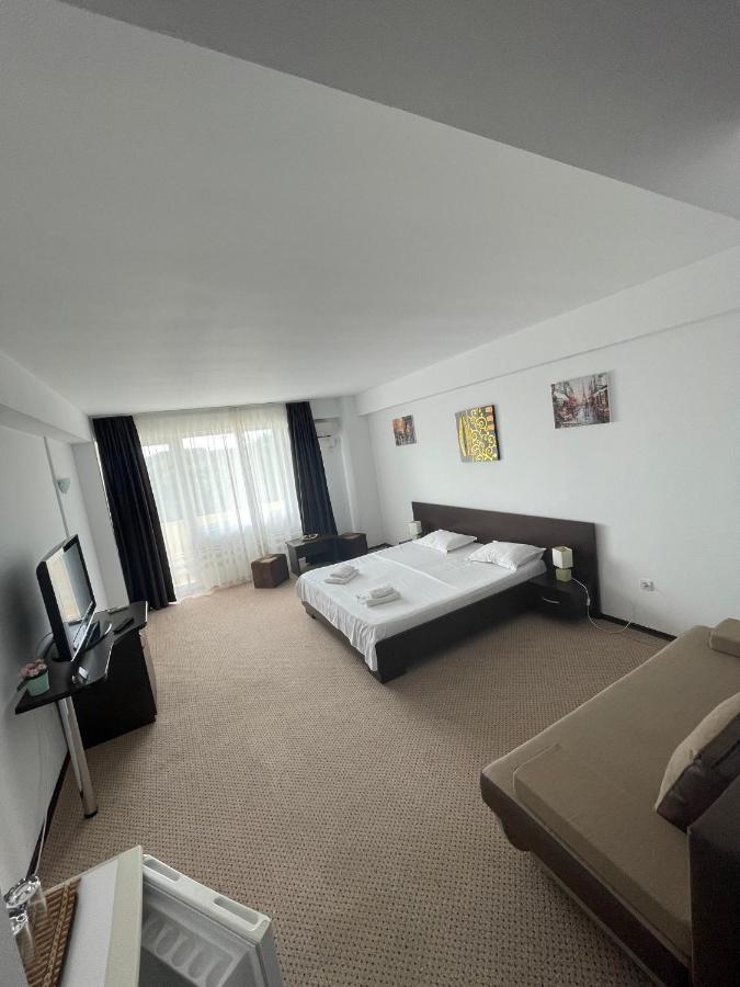 Garsoniere Dya Apartment เอโฟริเอนอร์ด ภายนอก รูปภาพ